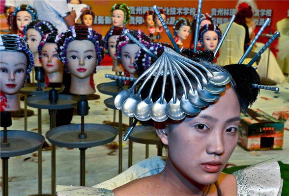 美(měi)容(róng)美发化妆(zhuāng)比赛作(zuò)品 美容(róng)美发化妆比赛(sài)作品