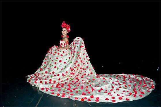 美(měi)容美发化妆比赛作品 美容美(měi)发化妆比赛作品